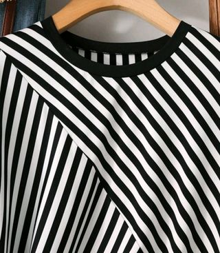 Camiseta rayas blancas y negras