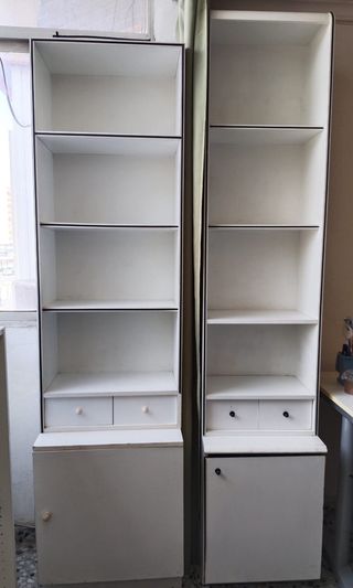 2 Estanterías blancas de madera