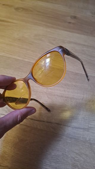 Gafas Loewe amarillas y marrones