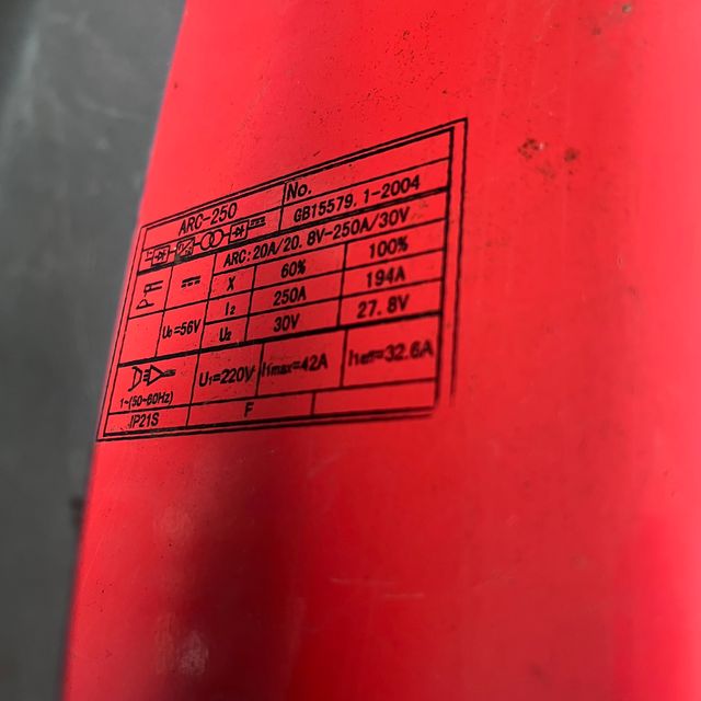 Soldador ARC-250 Inverter Mader