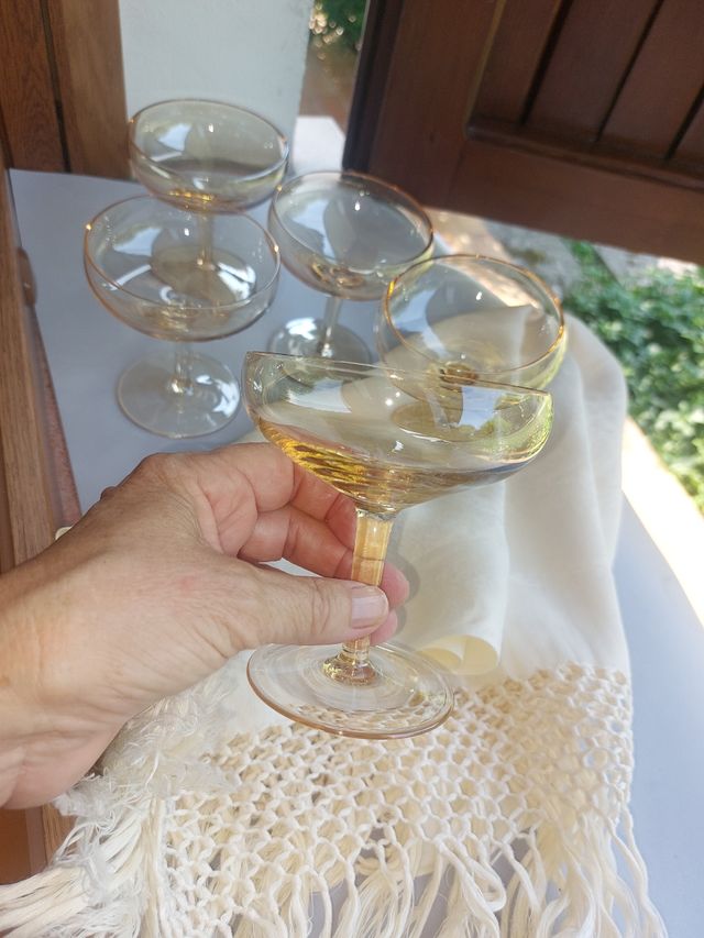 5 Coppe Champagne e 3 asciugamani fiandra di lino