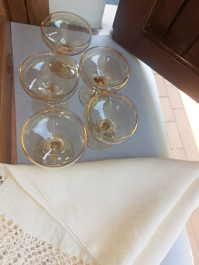 5 Coppe Champagne e 3 asciugamani fiandra di lino