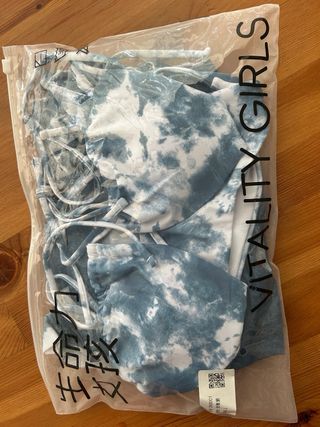 Bañador efecto tie-dye 4 piezas. La talla L