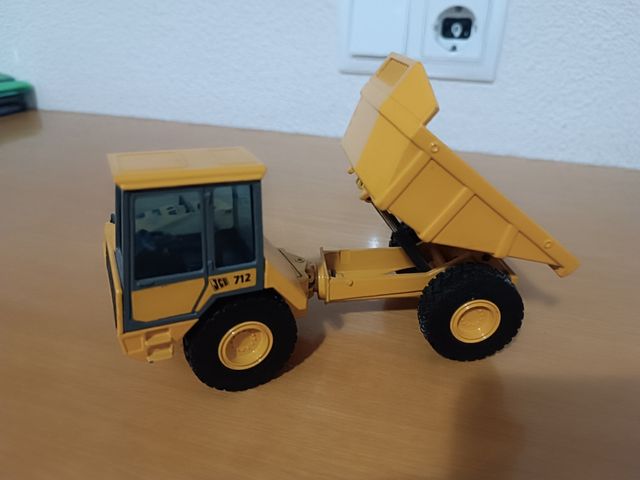 Mini Volvo BM - Excavadora