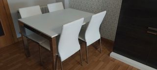 Mesa extensible Blanca - Aluminio.
Marca: Lanmobel