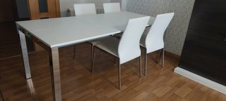 Mesa extensible Blanca - Aluminio.
Marca: Lanmobel