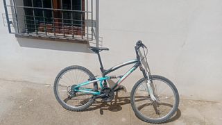Se vende bici sin apenas uso..