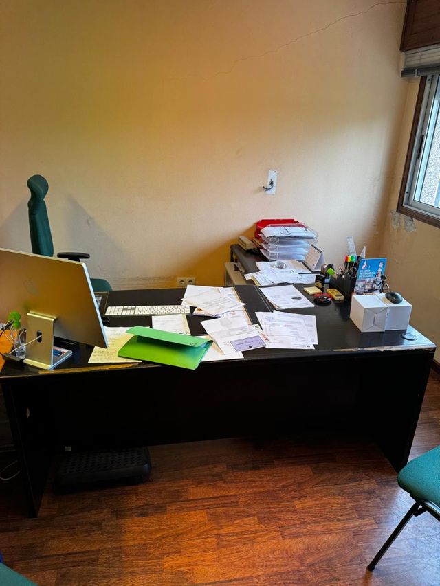 Muebles despacho: Estanterías, escritorio, cajoner