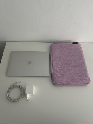 MacBook Air 2019 Plata - Impecable