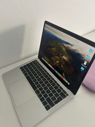MacBook Air 2019 Plata - Impecable
