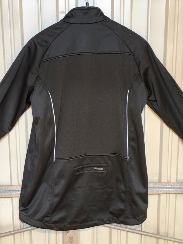 Chaqueta ciclismo negra softshell