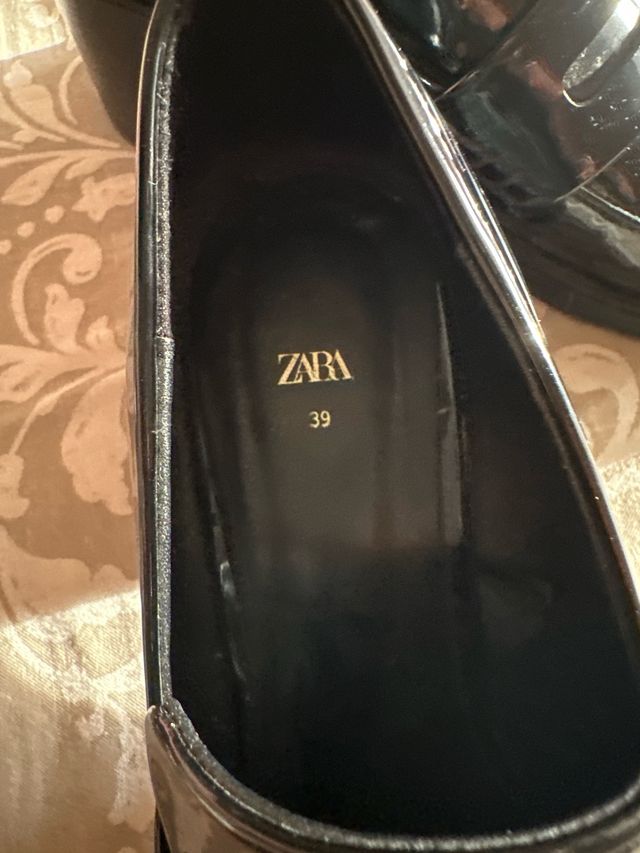 Zapatos Zara charol negros - 39