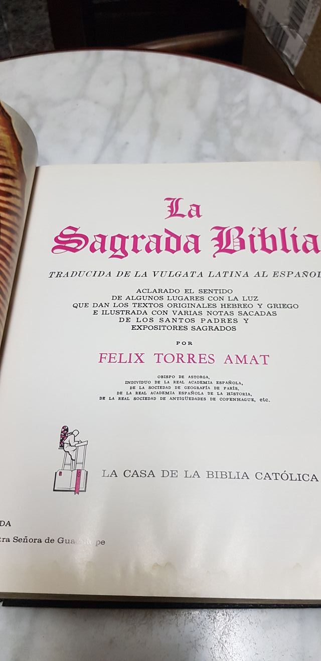 LA SAGRADA BIBLIA