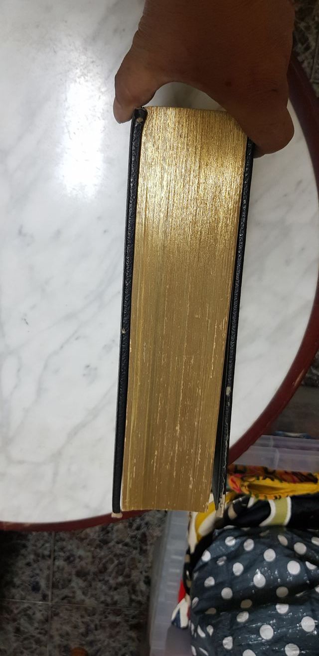 LA SAGRADA BIBLIA