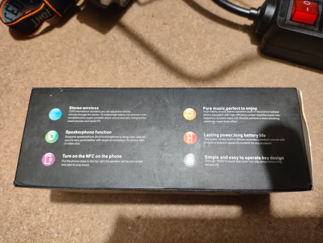 Altavoz inalámbrico H-828 plateado