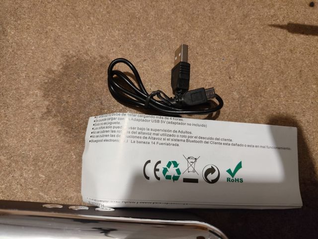 Altavoz inalámbrico H-828 plateado