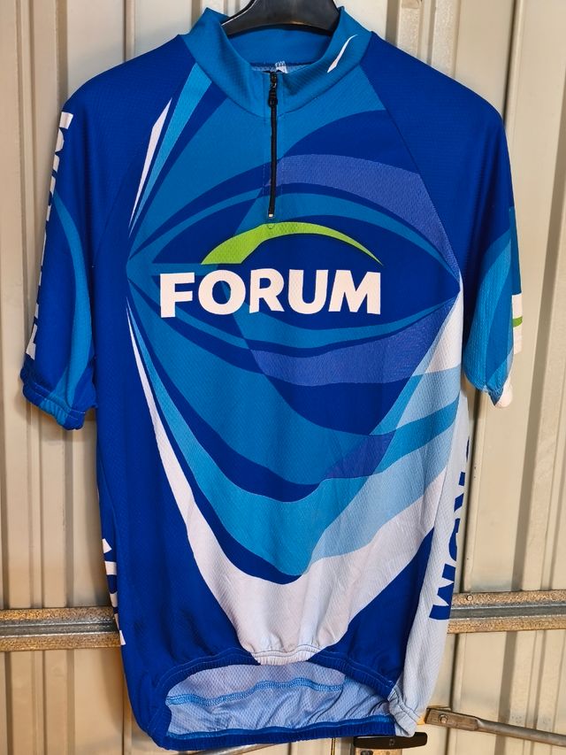 2 maillots ciclismo: Forum y Ferroti.