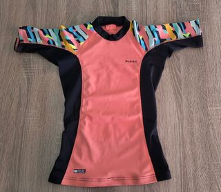 Camiseta solar infantil OLAIAN. Talla 7 años
