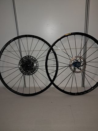 Ruedas 27,5  MTB / Gravel Dt Swiss - Mavic.