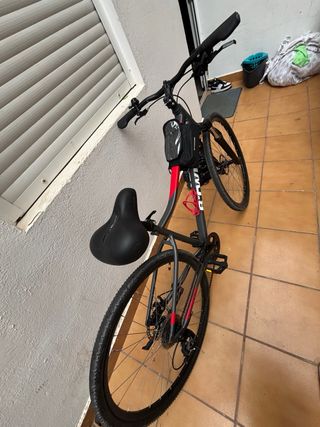 Bicicleta Btwin 6061 carbono como nueva