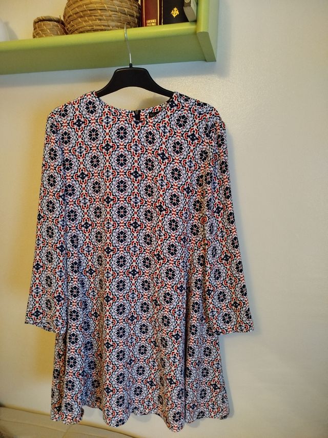 Vestido estampado azul y rojo, Sfera