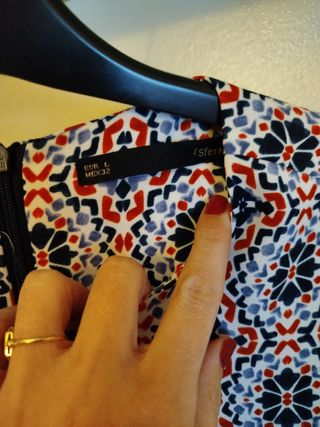 Vestido estampado azul y rojo, Sfera 