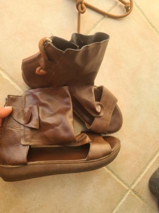 Sandali estivi in pelle marrone