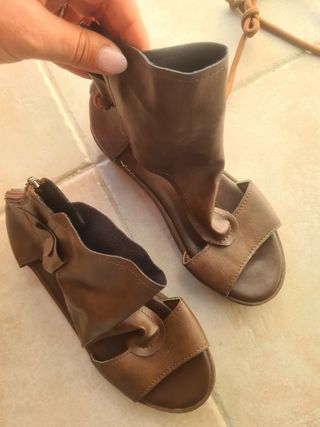 Sandali estivi in pelle marrone