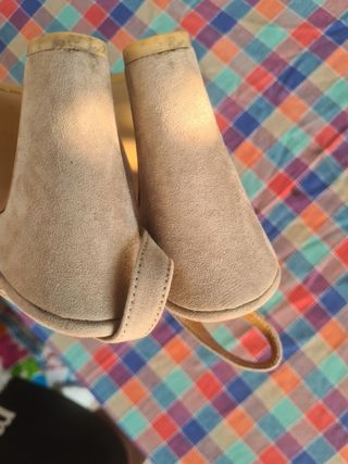 Sandali beige con plateau