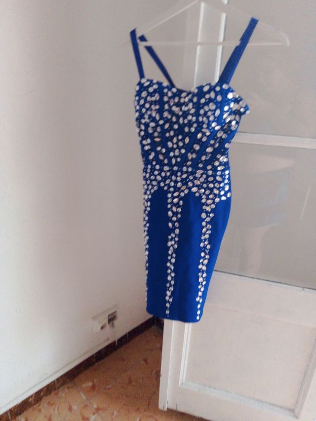 Vestido azul ajustado con pedreria(venta en person