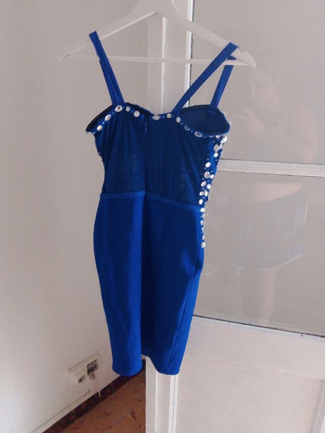 Vestido azul ajustado con pedreria(venta en person