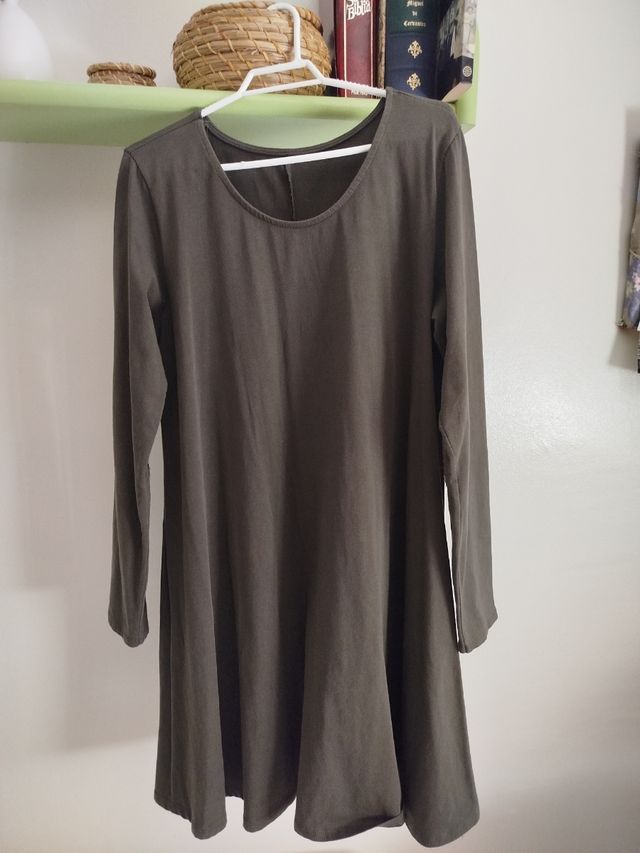 Vestido manga larga verde oliva con lentejuelas