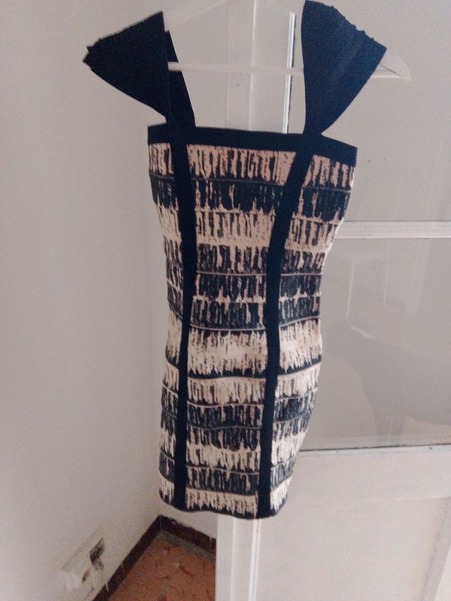 Vestido bandage beige y negro