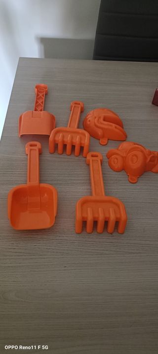 Juguetes de playa naranja