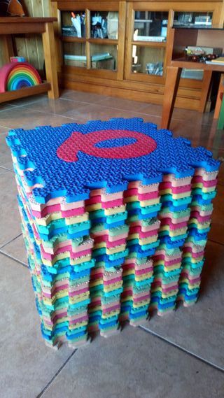 Alfombra puzzle ABC con letras extraíbles