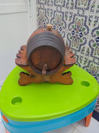 Barril de madera antiguo  no hago envío 
