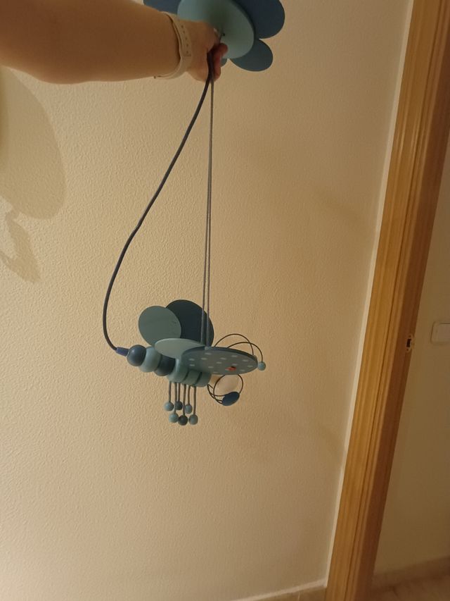 Lámpara infantil azul madera