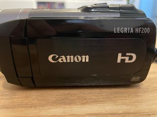 Canon Legria HF200  Regalo tripode profesional 