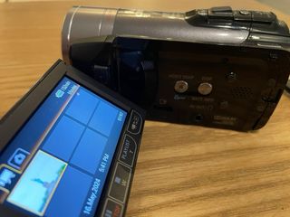 Canon Legria HF200  Regalo tripode profesional 