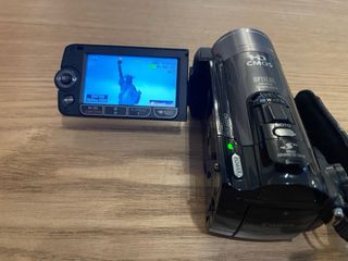 Canon Legria HF200  Regalo tripode profesional 