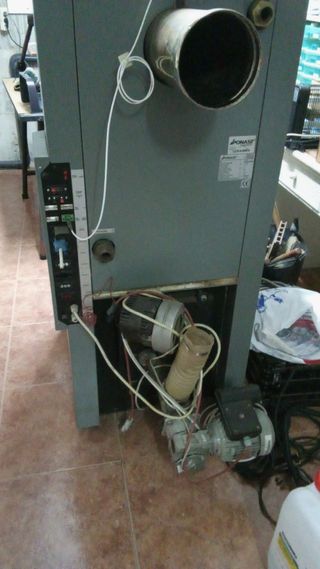 Caldera KP21 (21Kw) policombustible usada