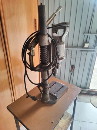 Taladro de banco antiguo