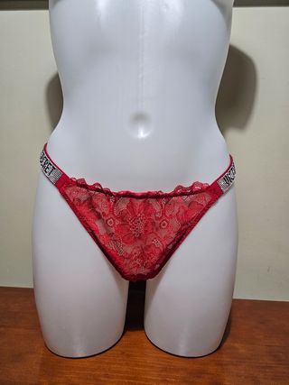 Tanga roja Victoria's Secret