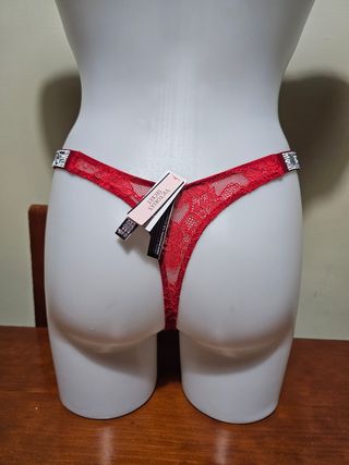 Tanga roja Victoria's Secret