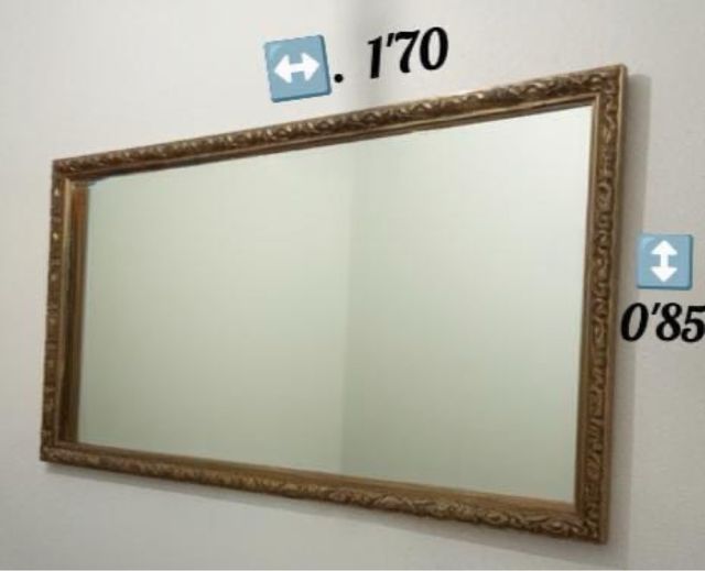 Espejo dorado antiguo de gran tamaño