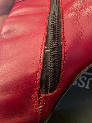 Botines altosen piel rojos. número 38