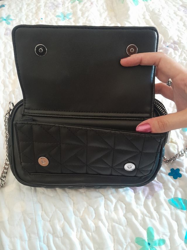Bolso Parfois negro acolchado 21cm