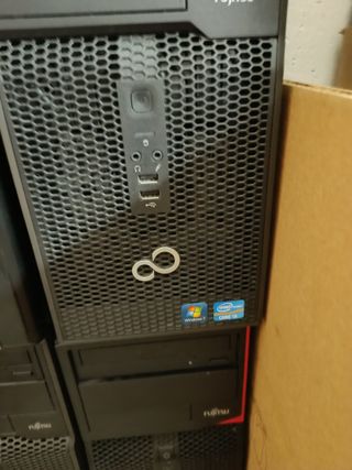 Fujitsu i3 - 8GB RAM - 500GB