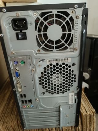 Fujitsu i3 - 8GB RAM - 500GB
