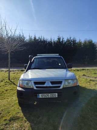 Mitsubishi Montero 
